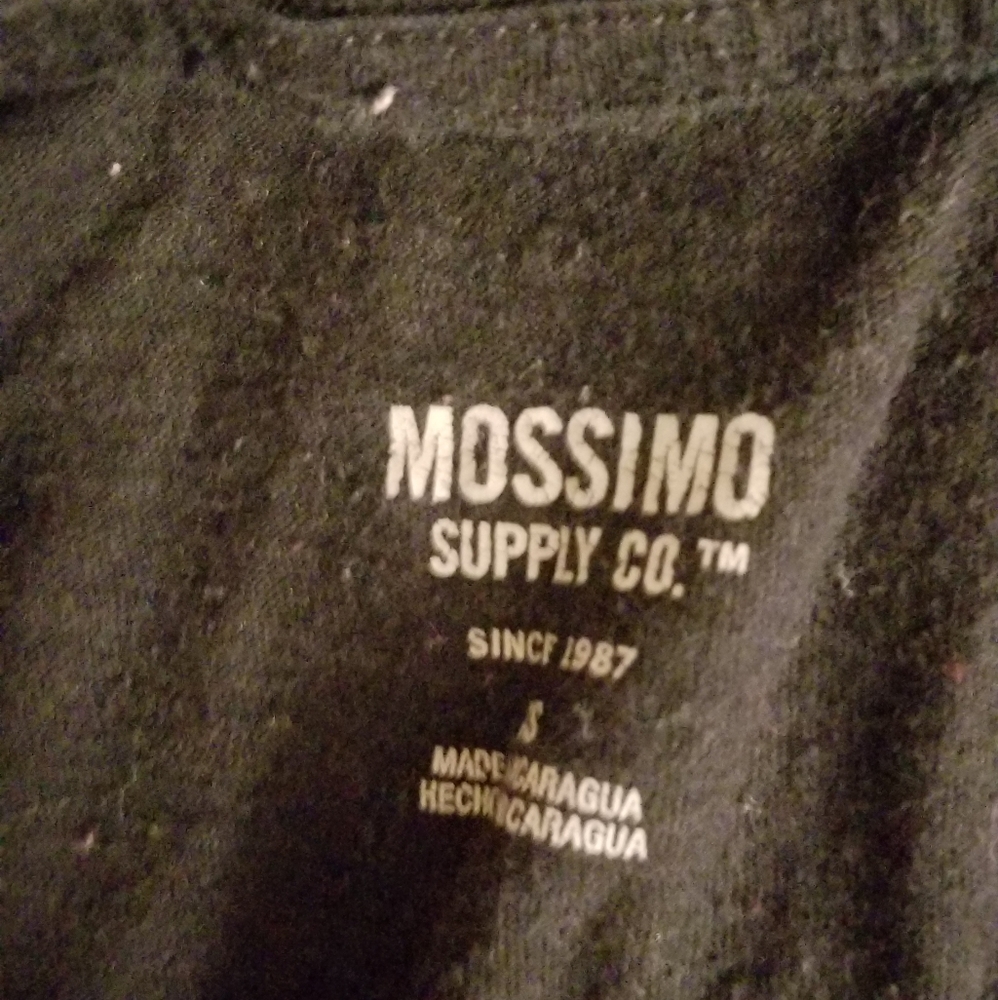 Mossimo basic black T Shirt - Picture 2 of 2